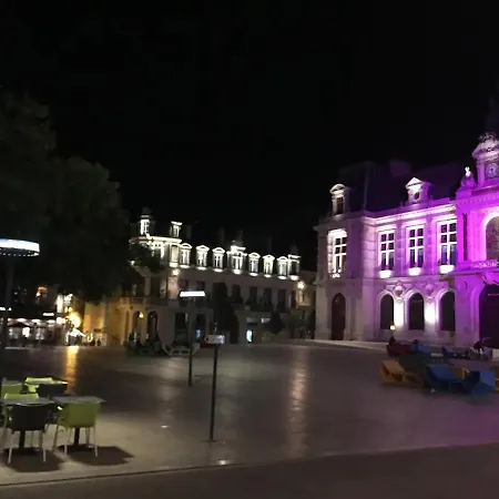 Le Square : Climatise En Centre * Poitiers
