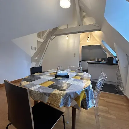 Appartement Le Square : Climatise En Centre *