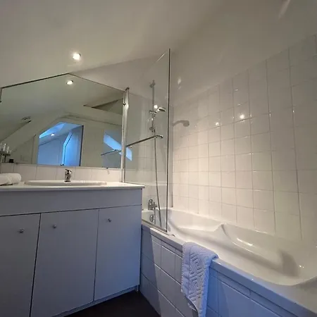 Appartement Le Square : Climatise En Centre *