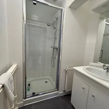 Le Square : Climatise En Centre Appartement